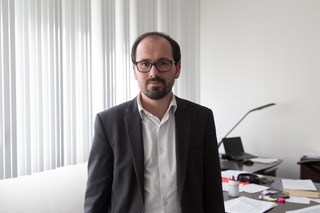 Erwan Paul, DRH CHU Caen, commande pour le magazine La Vie, 2017.
